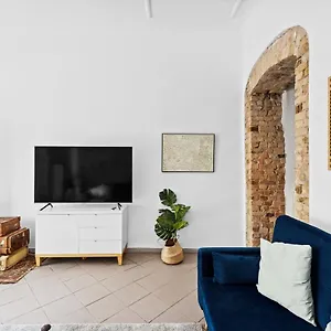  Apartment Trendy 3 In Kreuzberg